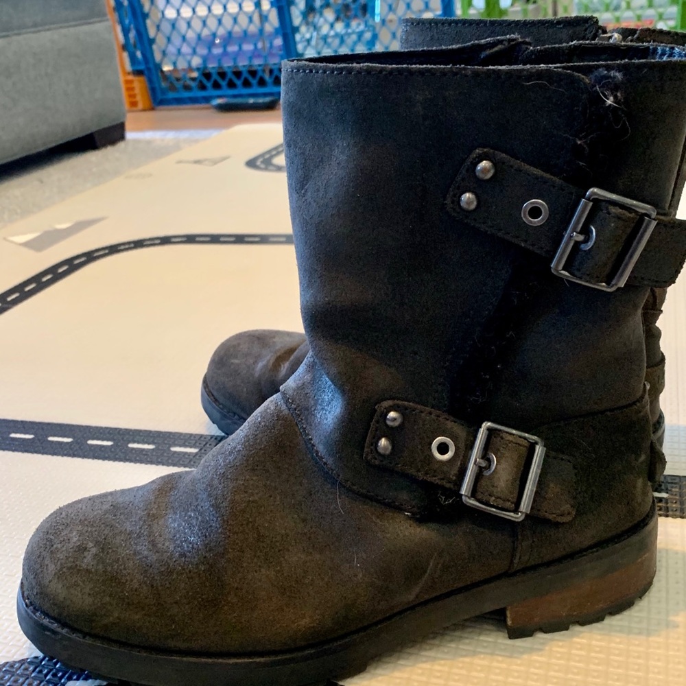 Ugg moto boot